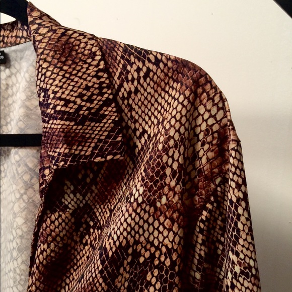 Boohoo Cropped Tie Top - Picture 2 of 2